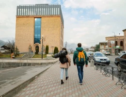 11+1 բայ ԹՈՒՄՈ հոսթել