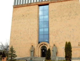 11+1 բայ ԹՈՒՄՈ հոսթել