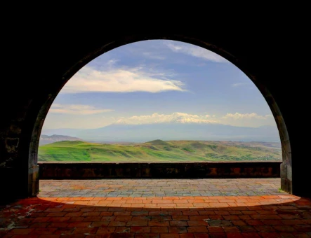 Arch of Charents