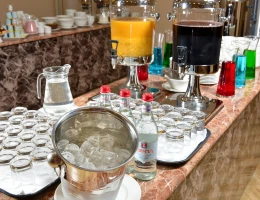 Ani Grand hotel