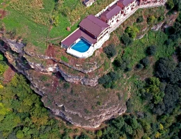 Lastiver Resort