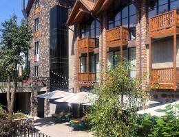 Dilijani Tun hotel
