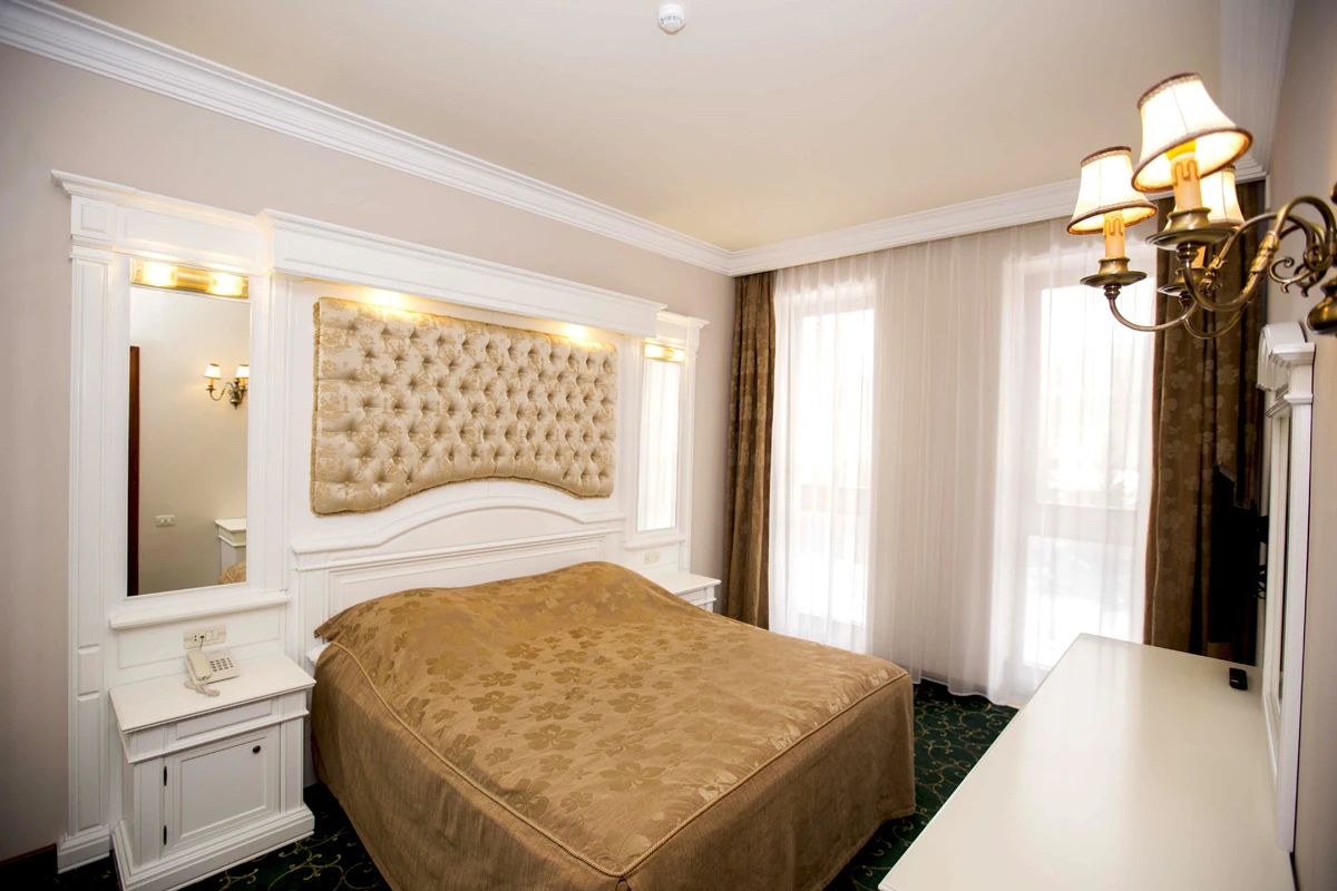 Senior Suite