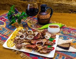 Restaurants & Clubs