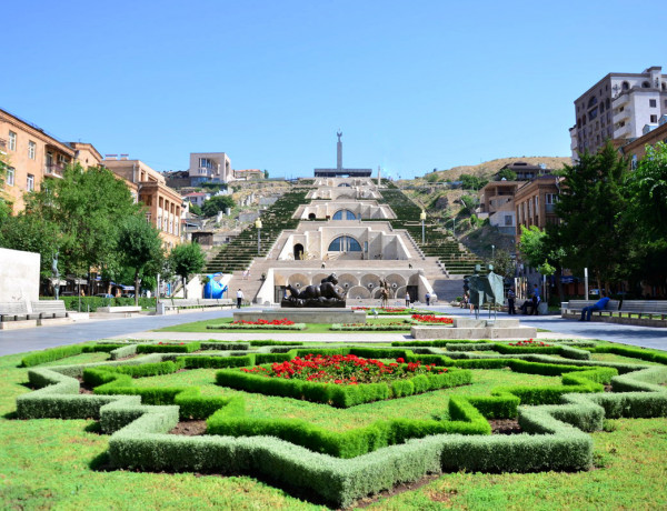 Sightseeing and walking tour in Yerevan